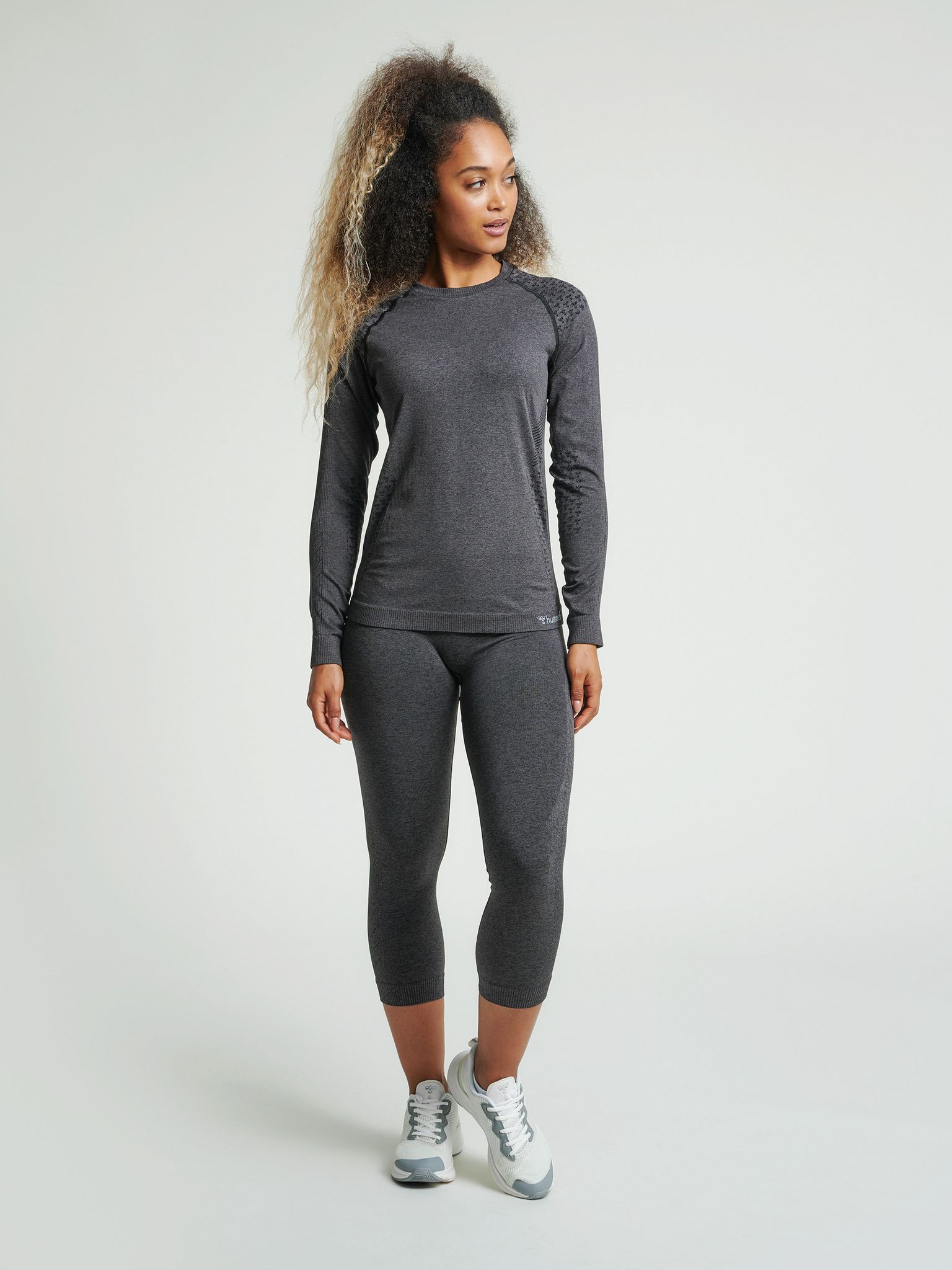 hmlCI SEAMLESS T-SHIRT L/S
