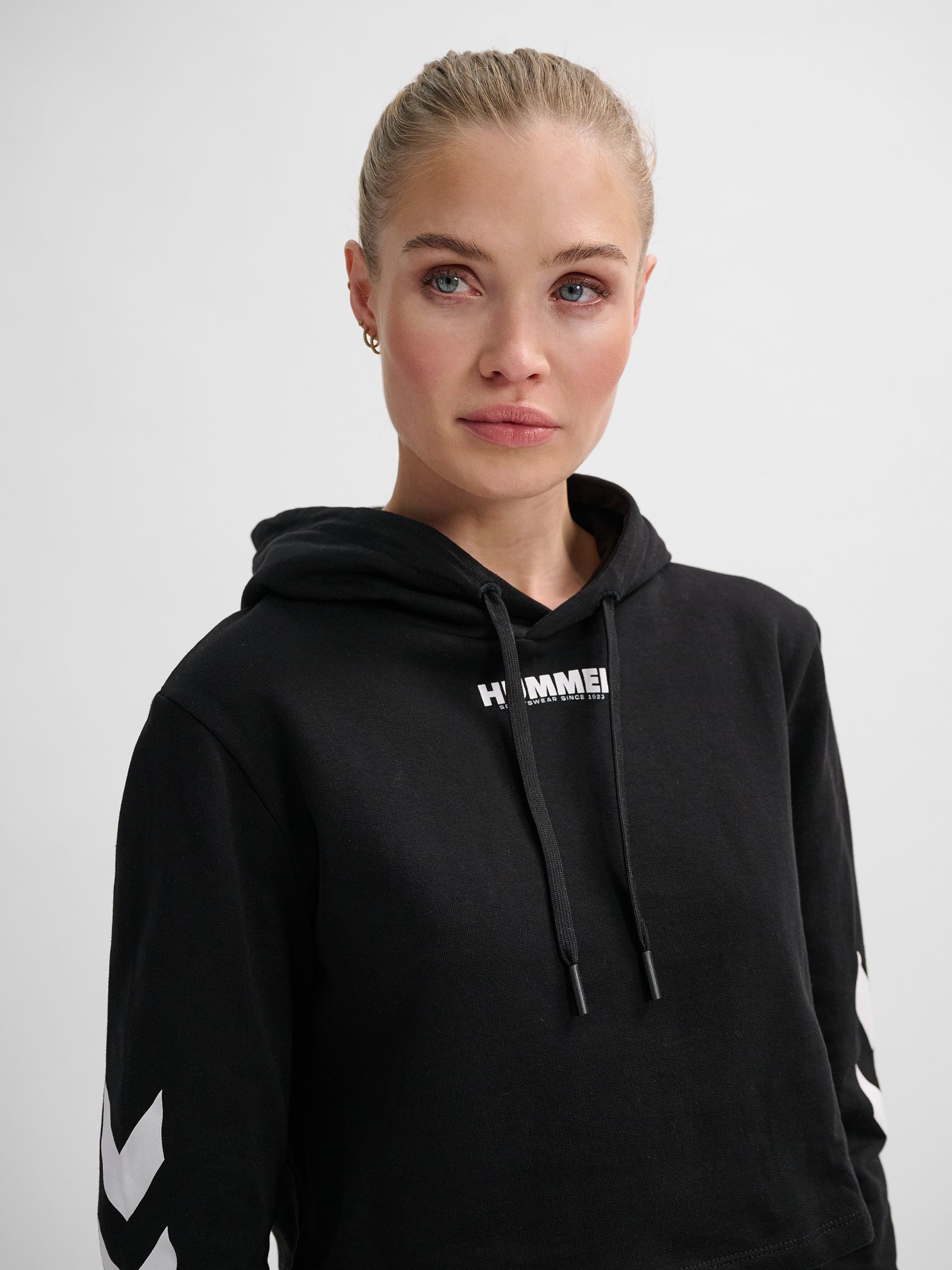hmlLEGACY WOMAN CROPPED HOODIE