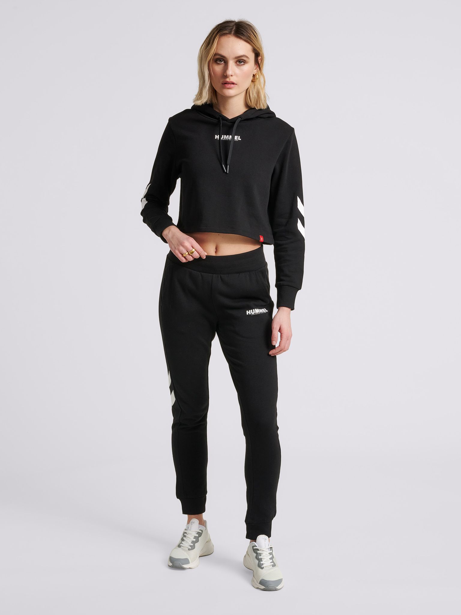 hmlLEGACY WOMAN CROPPED HOODIE