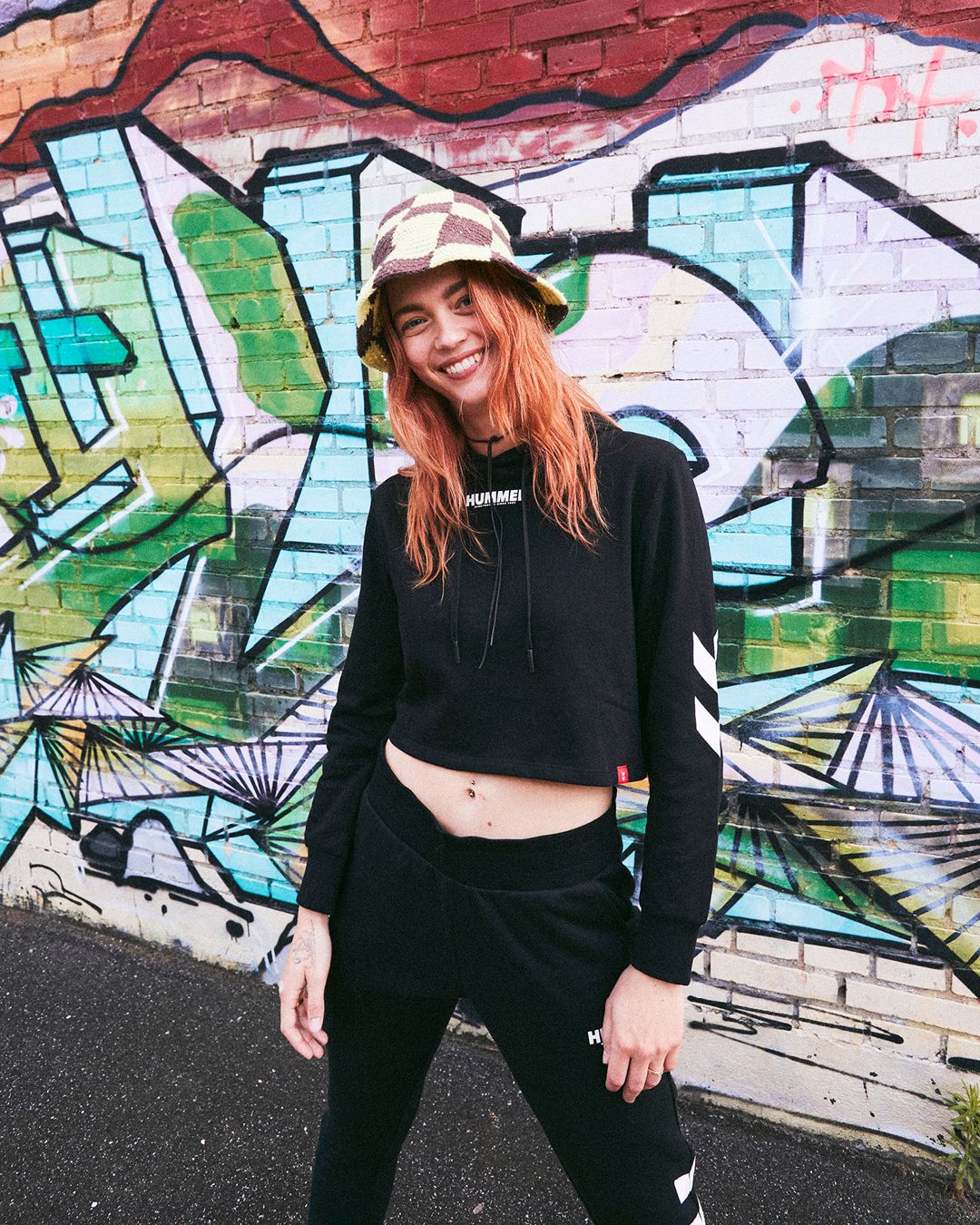 hmlLEGACY WOMAN CROPPED HOODIE