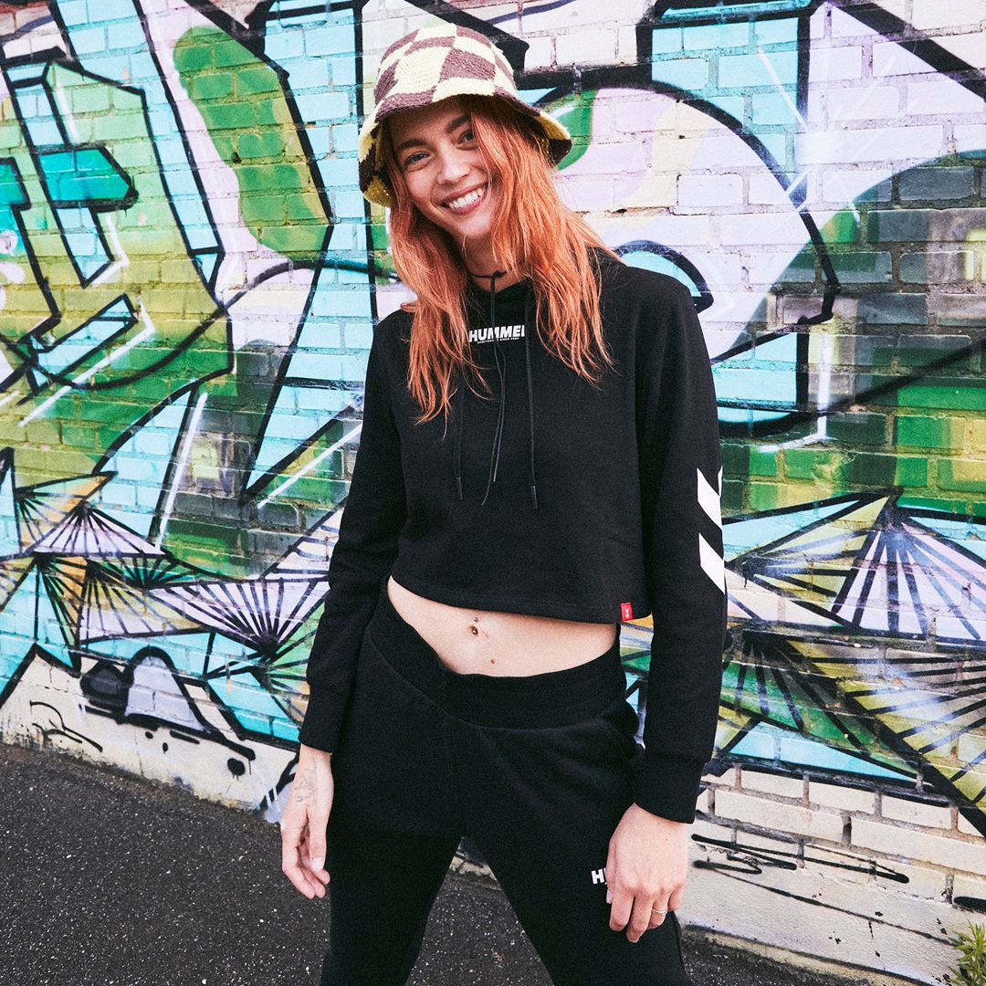 hmlLEGACY WOMAN CROPPED HOODIE