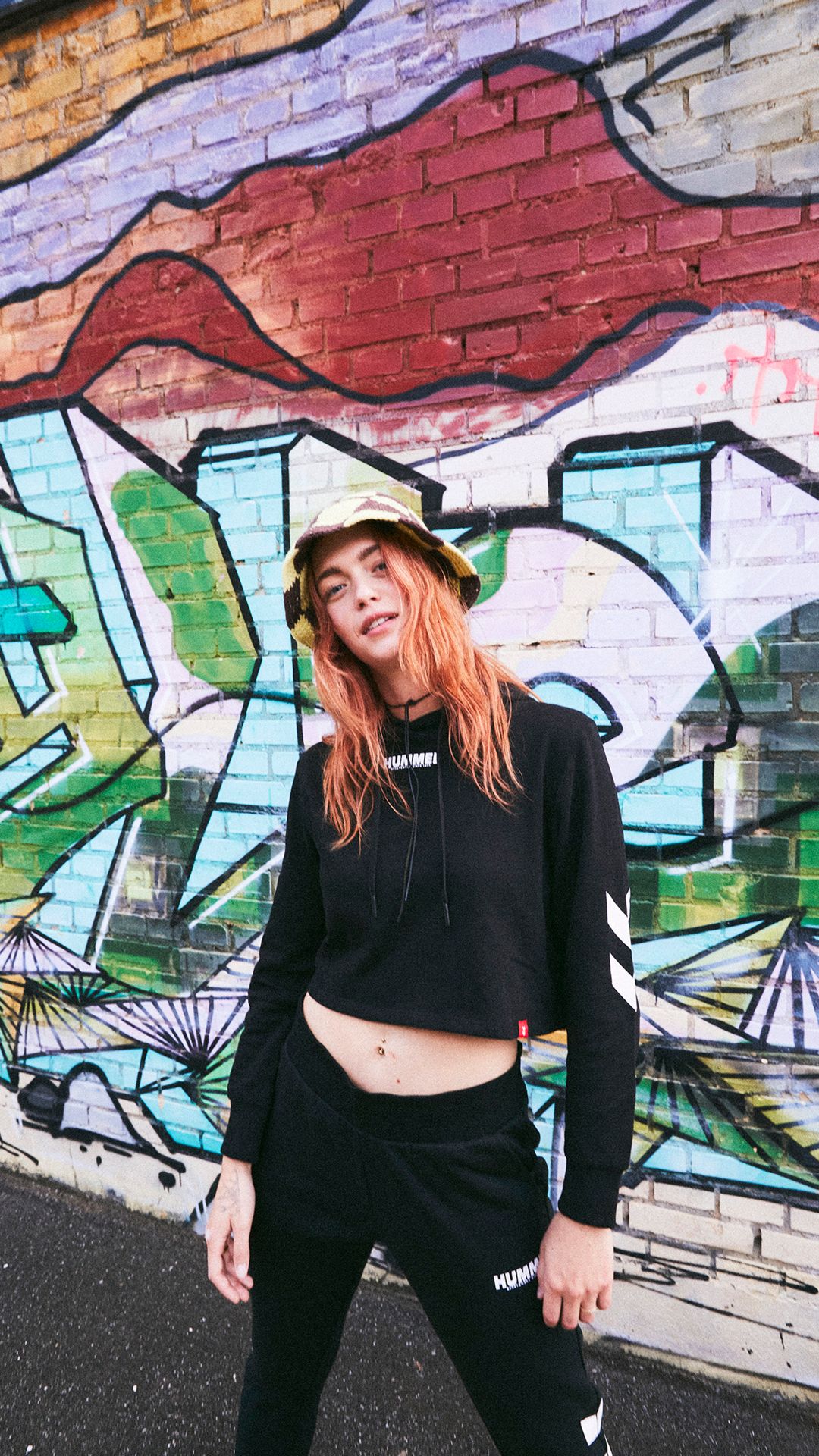 hmlLEGACY WOMAN CROPPED HOODIE