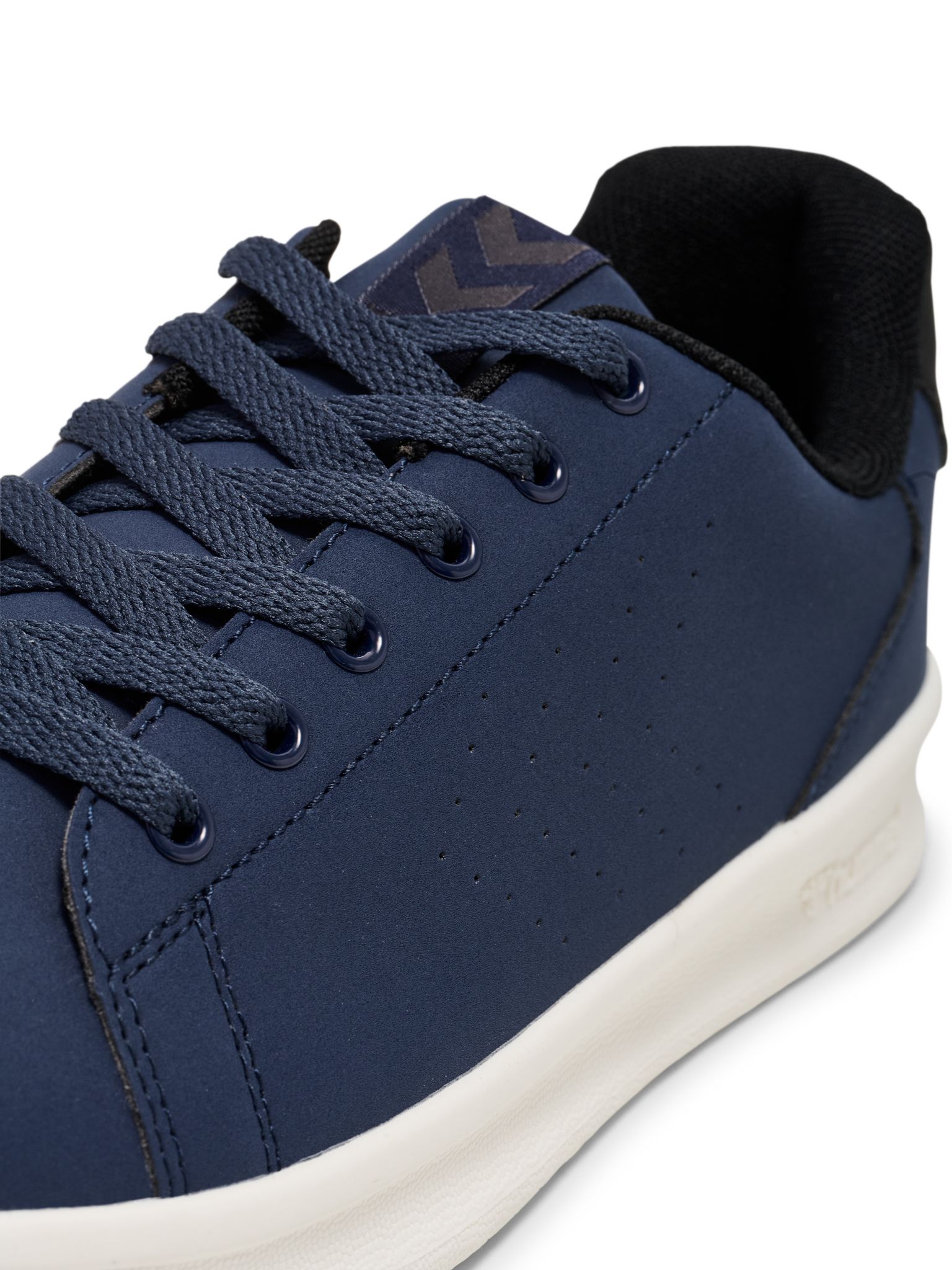 BUSAN SYNTH. NUBUCK