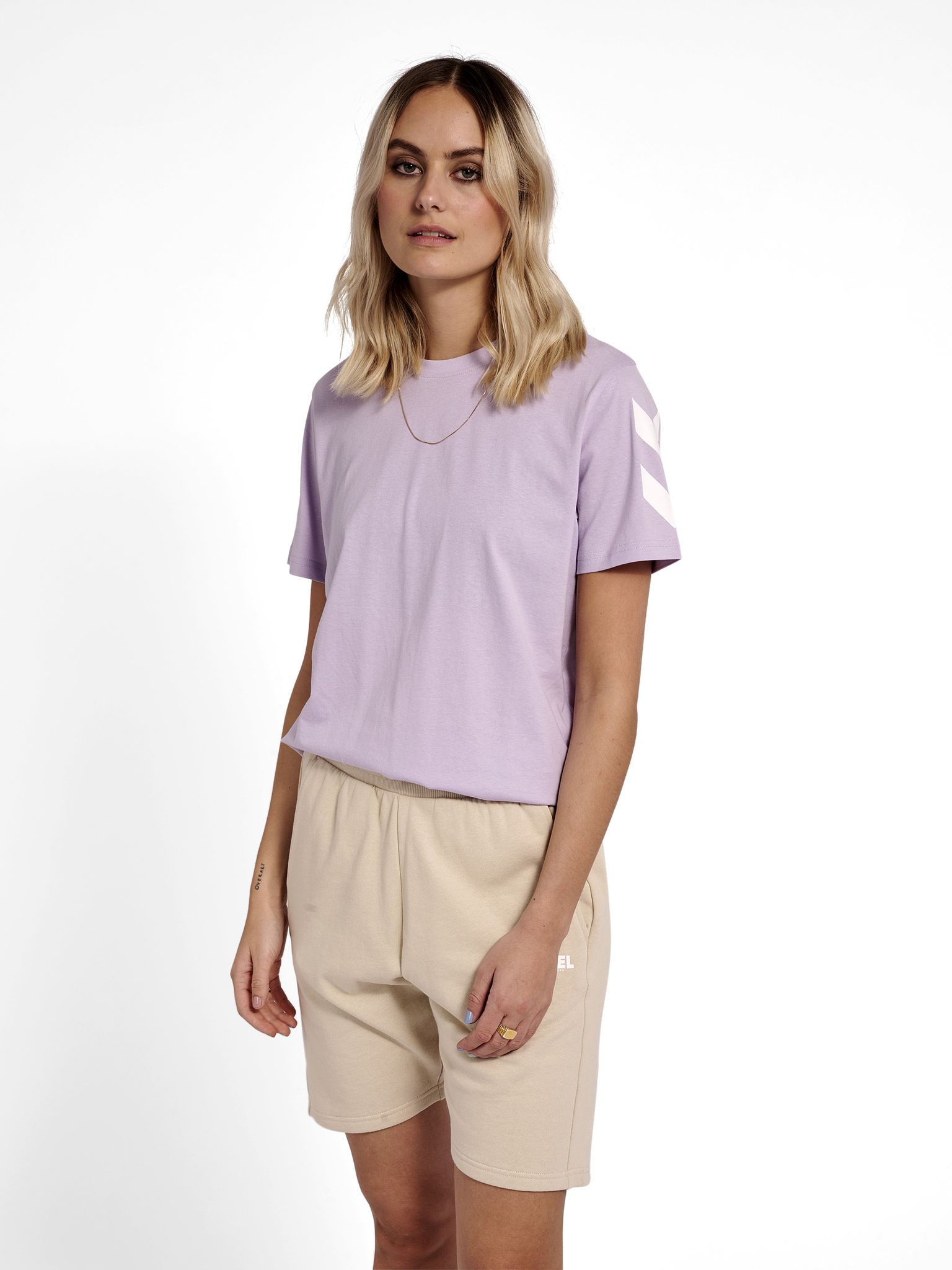hmlLEGACY CHEVRON T-SHIRT