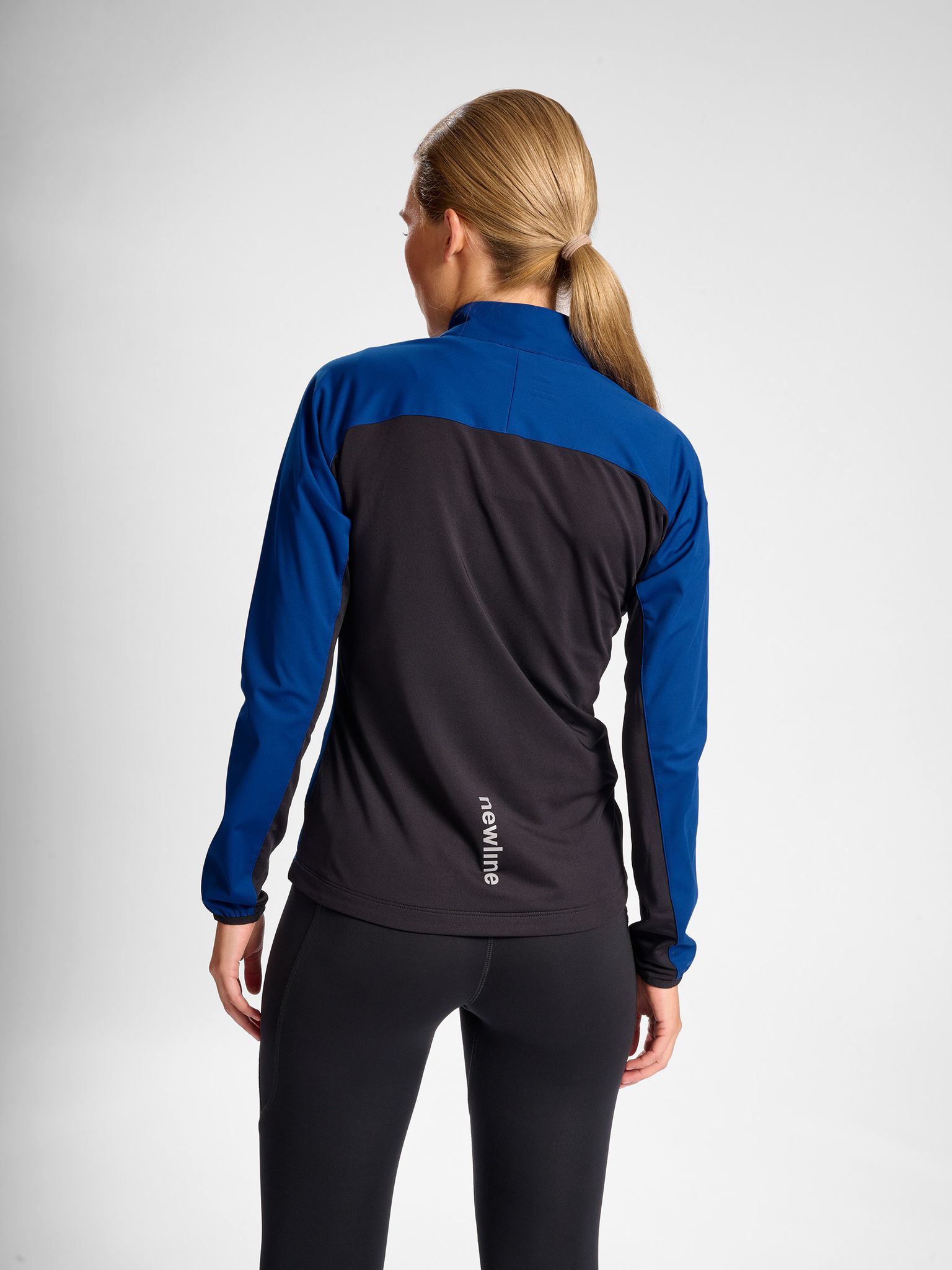 WOMEN'S CORE JACKET