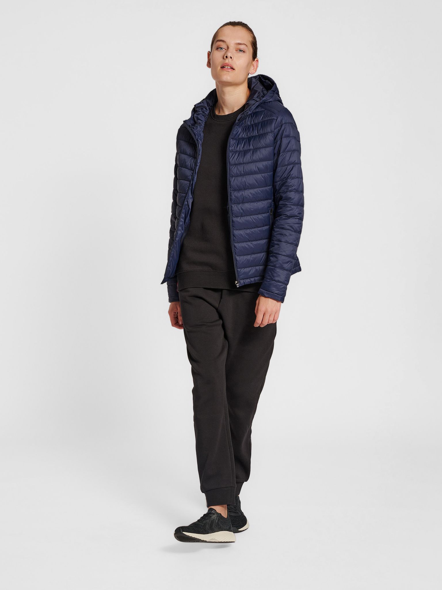 hmlRED QUILTED HOOD JACKET WOMAN