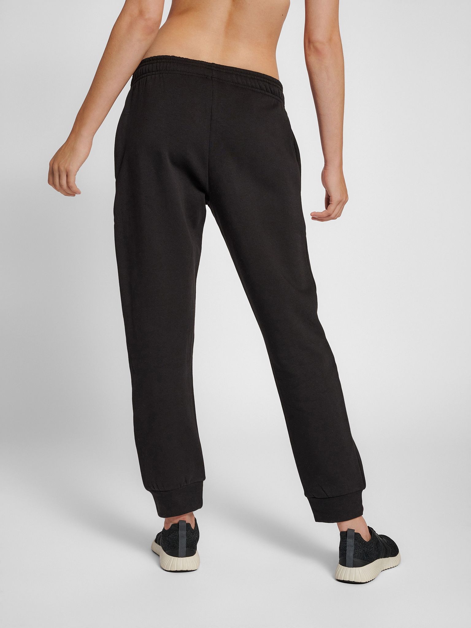 hmlRED BASIC SWEAT PANTS WOMAN