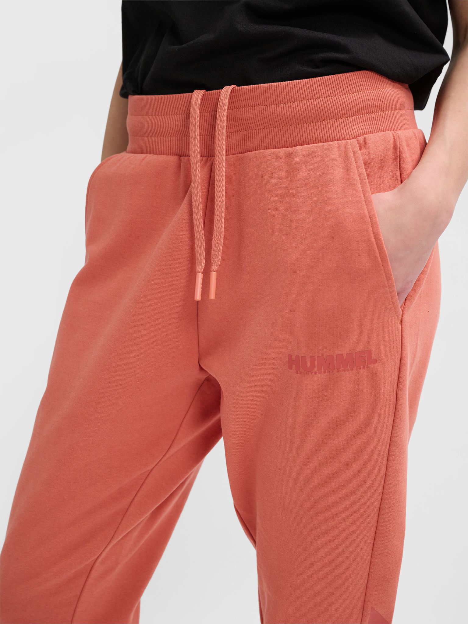 hmlLEGACY WOMAN TAPERED PANTS