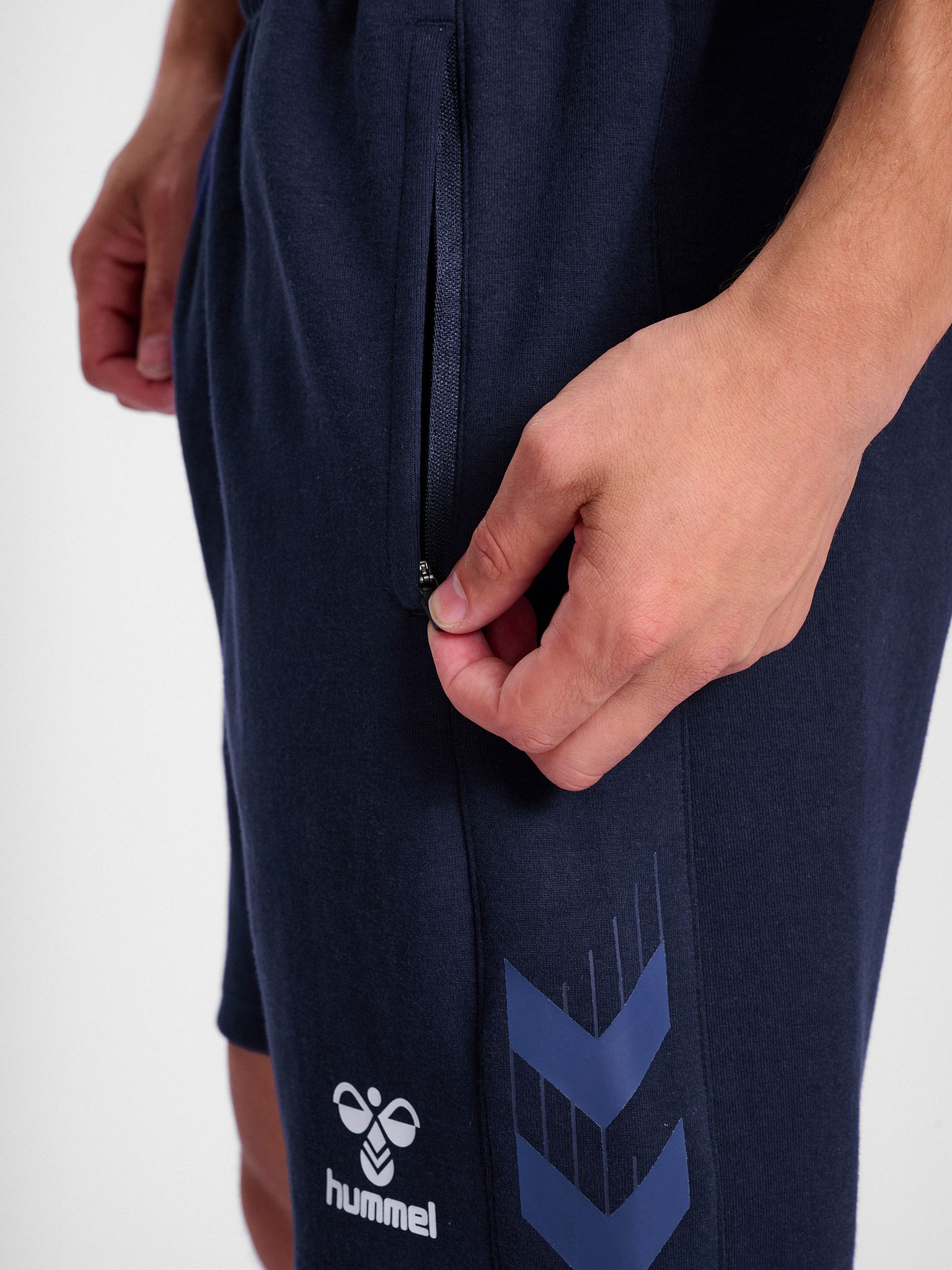 hmlTRAVEL SHORTS