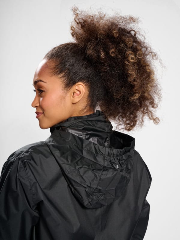 hmlCORE XK SPRAY JACKET